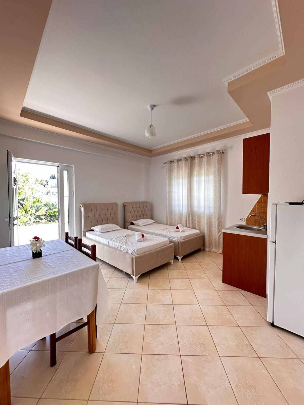 Xhibo Apartments Sarande Exterior photo
