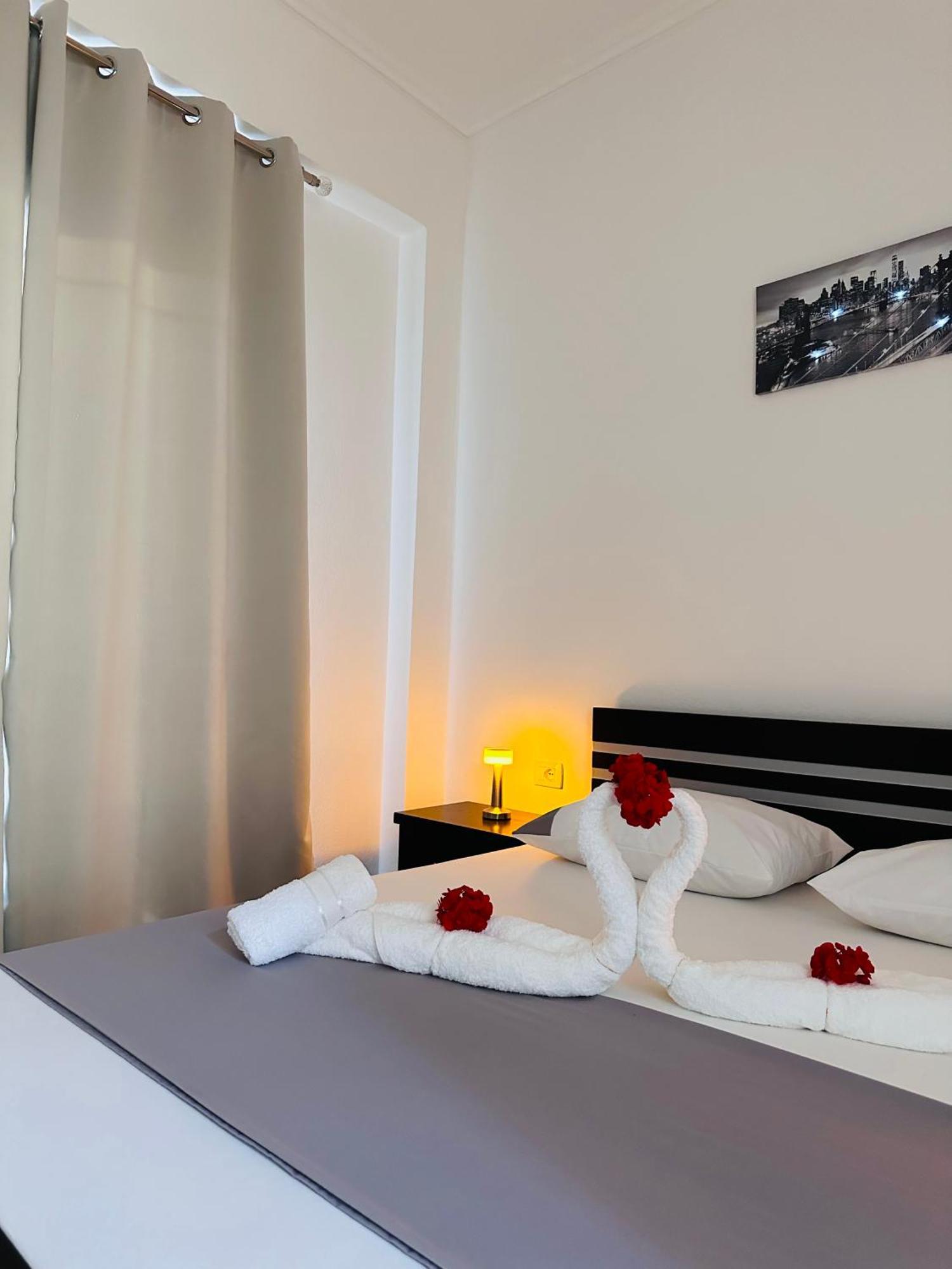 Xhibo Apartments Sarande Exterior photo