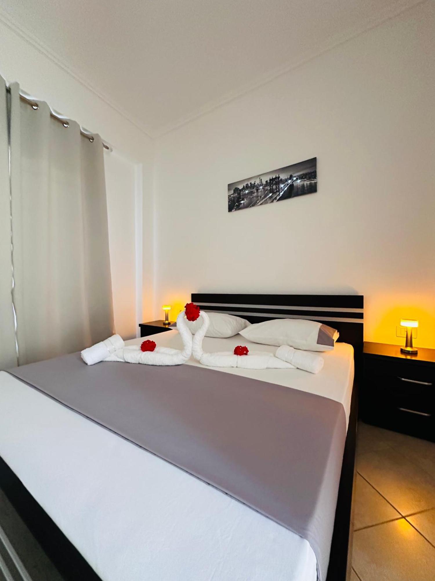 Xhibo Apartments Sarande Exterior photo