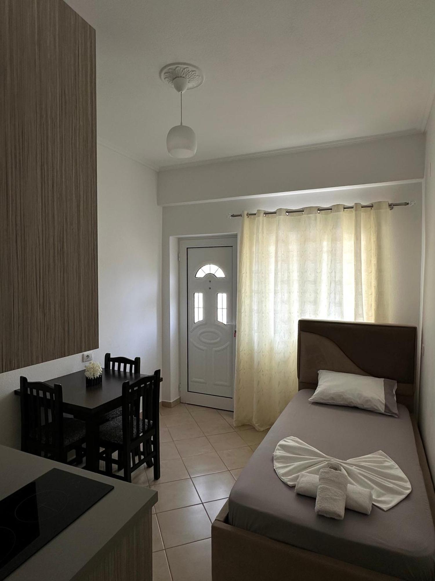 Xhibo Apartments Sarande Exterior photo