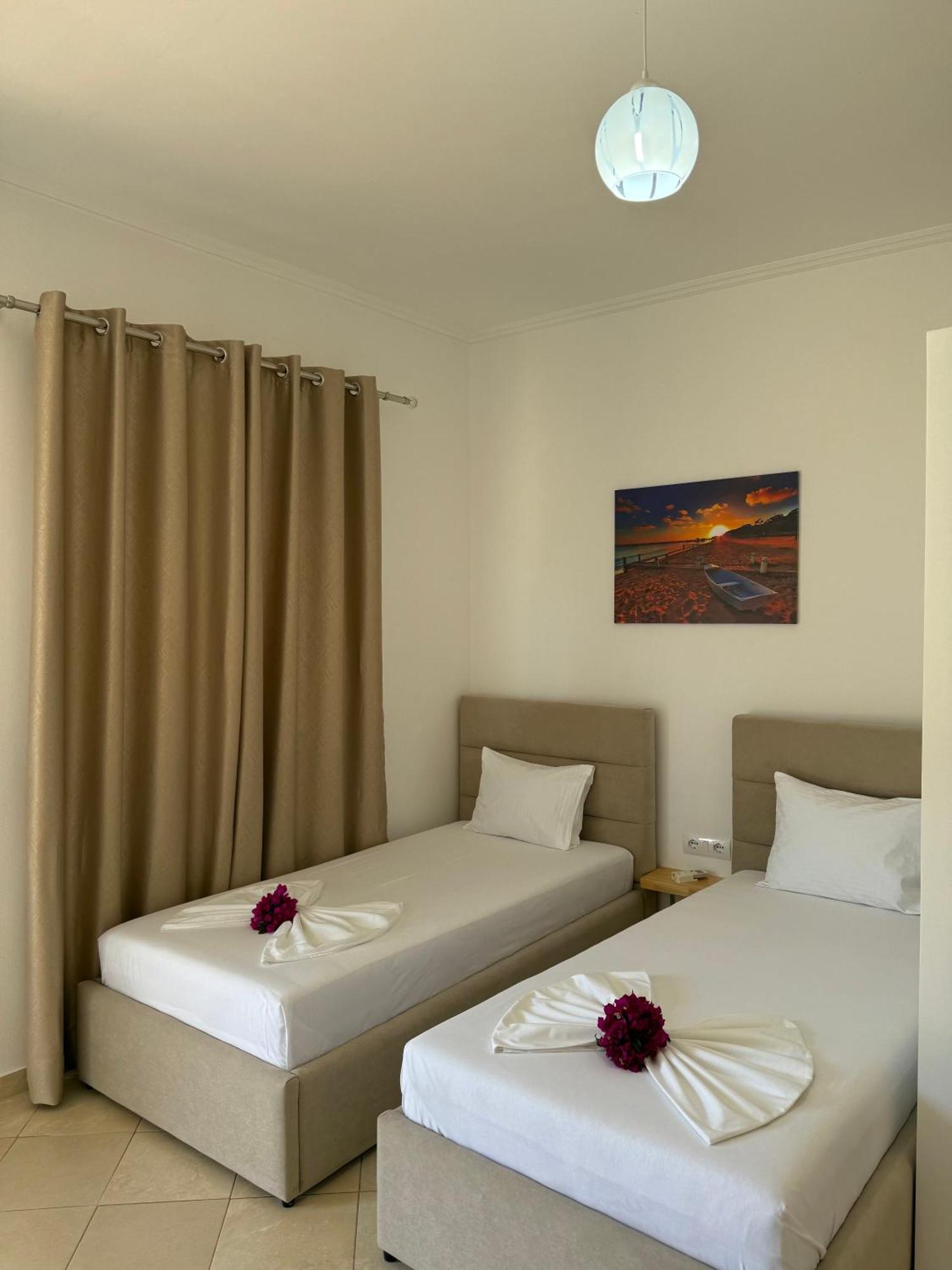Xhibo Apartments Sarande Exterior photo